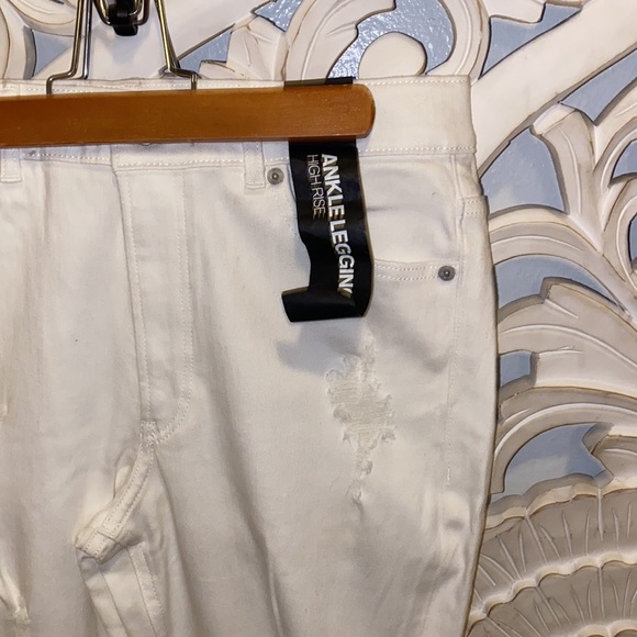 White skinny ankle denim - Picture 2 of 3